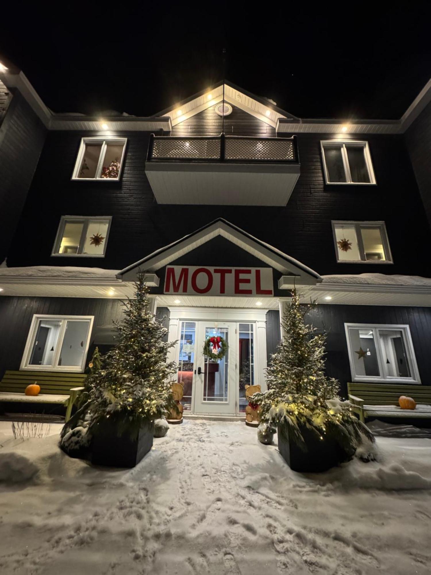 Hotel Horizon 777 Saint-Siméon Exterior foto