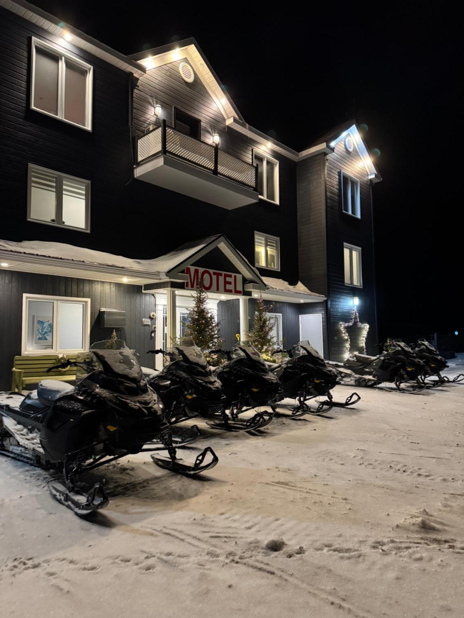 Hotel Horizon 777 Saint-Siméon Exterior foto