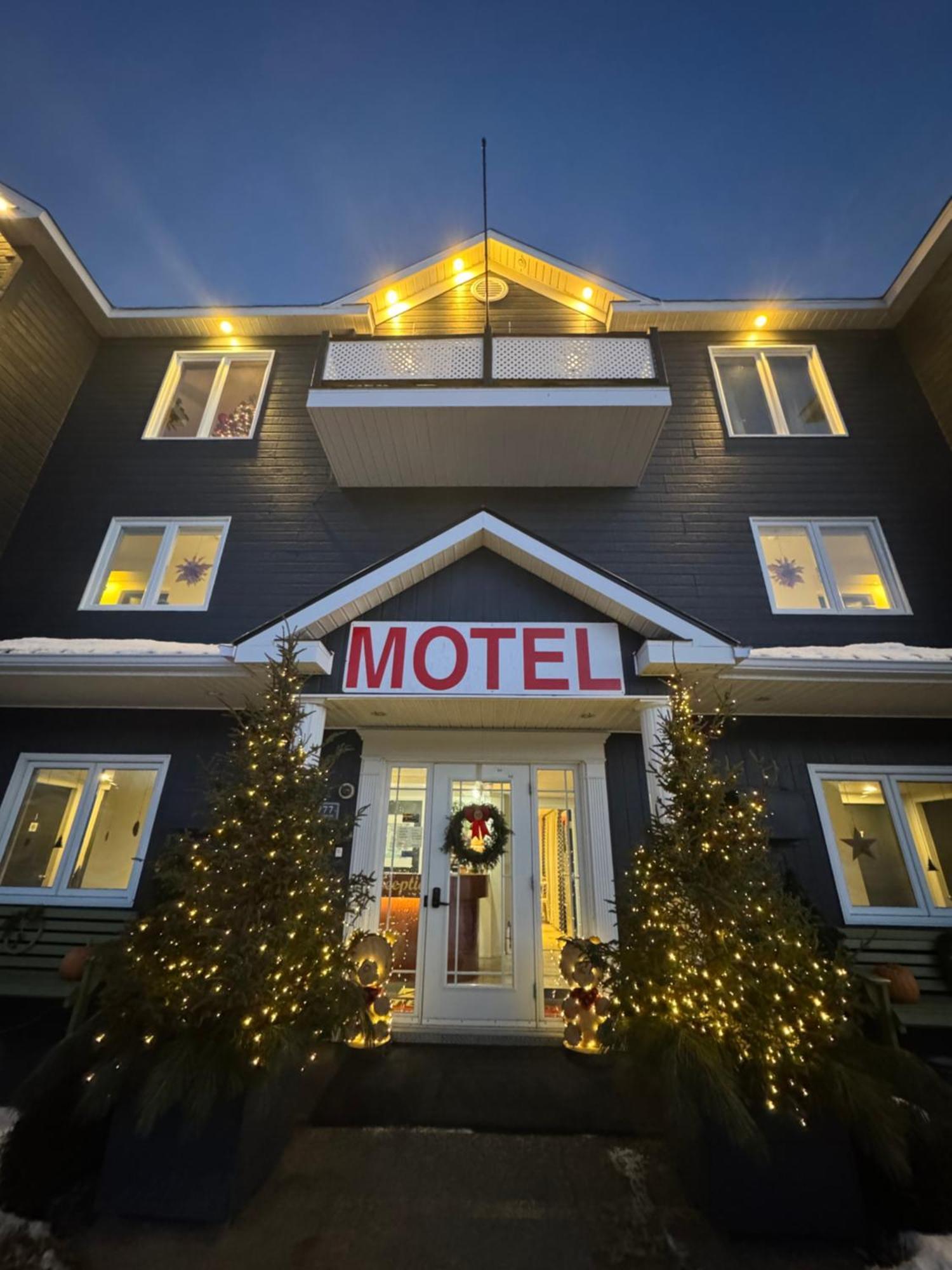 Hotel Horizon 777 Saint-Siméon Exterior foto